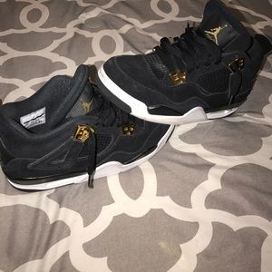 Royalty 4s