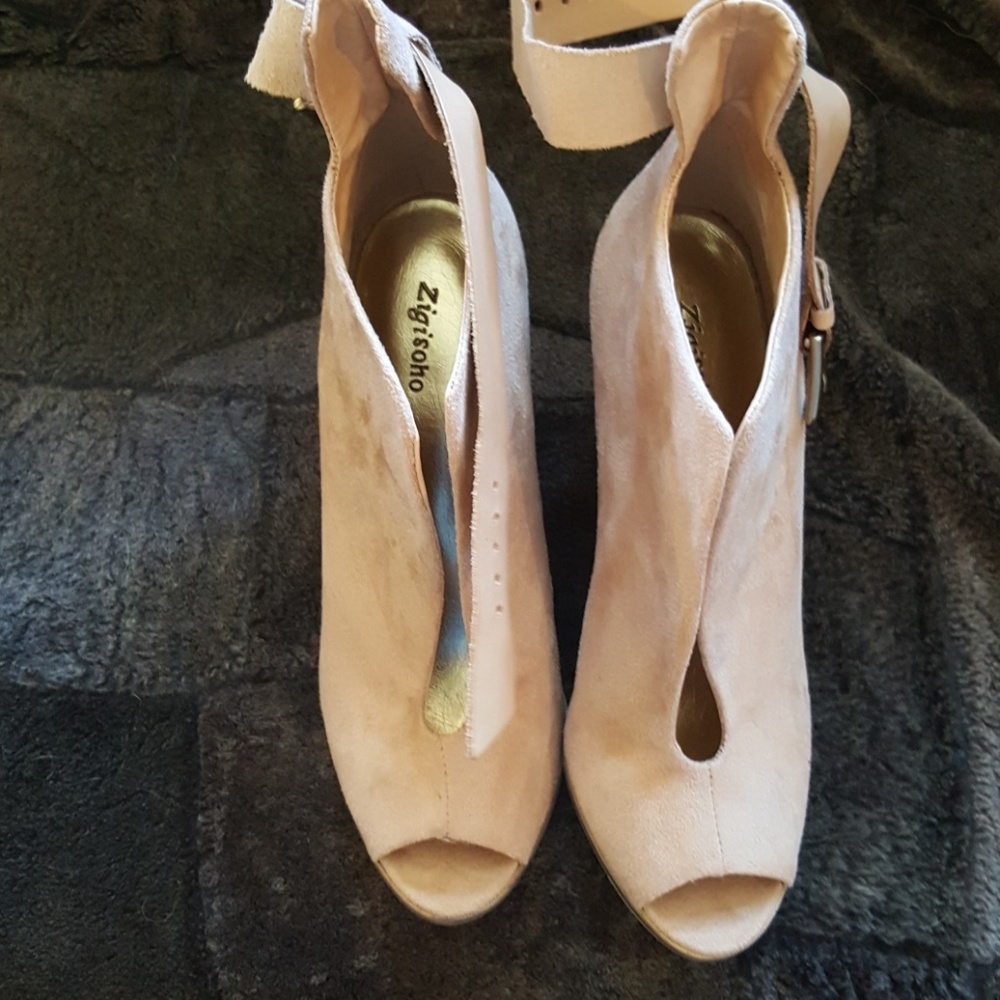 Zigi Soho faux suede wedges