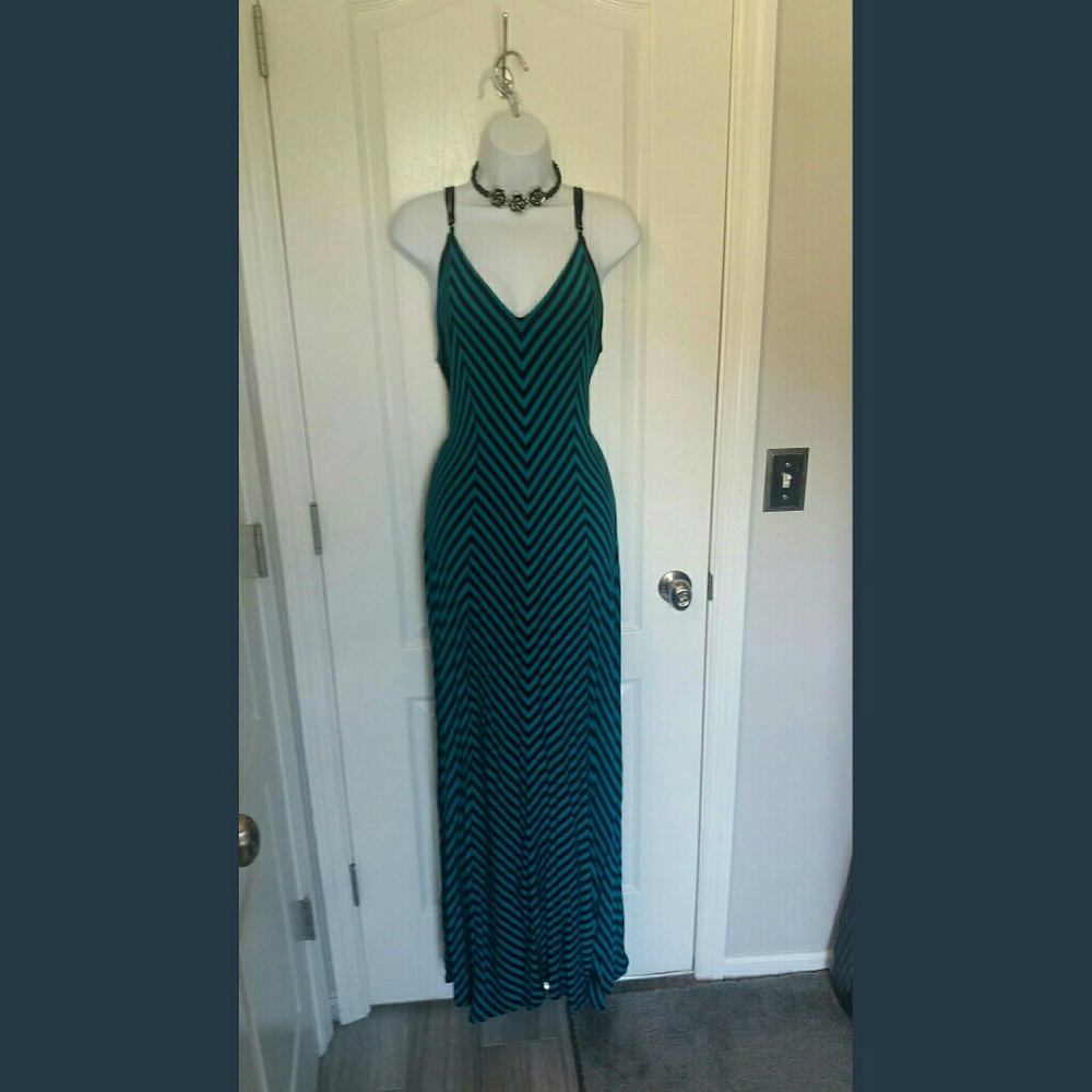 20% off 3+ items; Beautiful Quality Maxi Dress