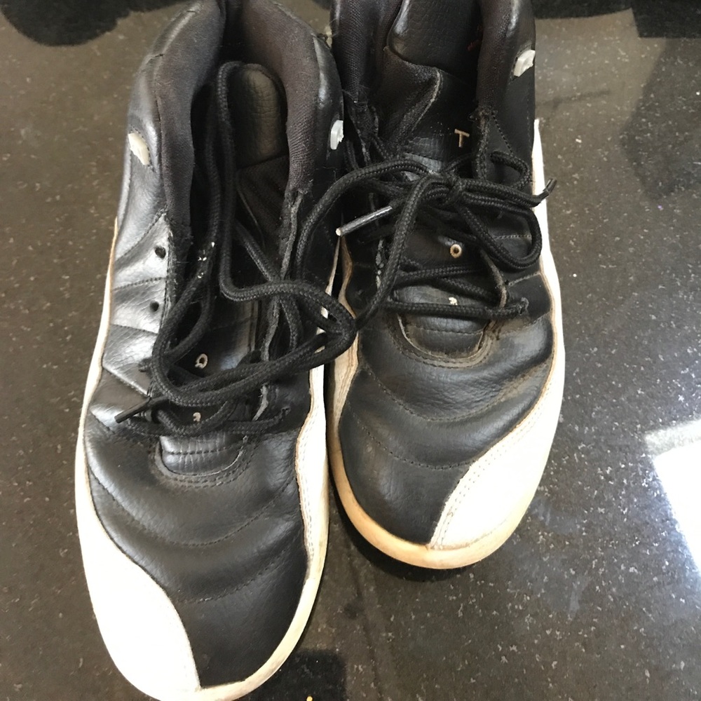 Nike air Jordan high top basketball shoes 3Y