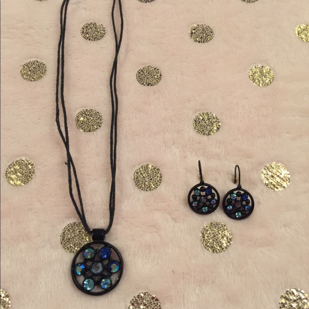 Necklace and earrings set