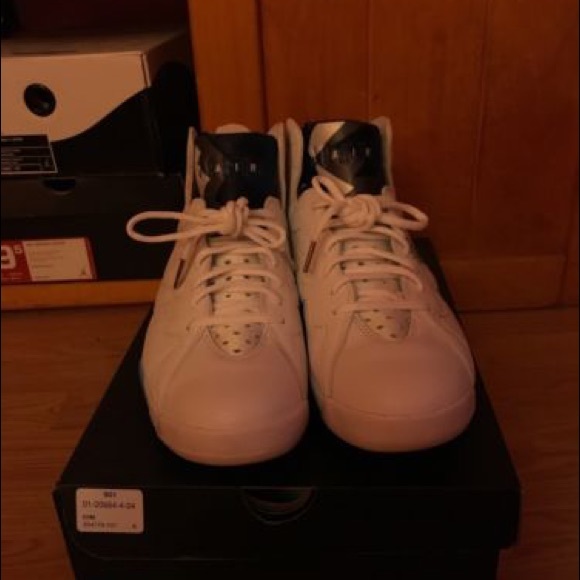 Retro 6s - Picture 2 of 4