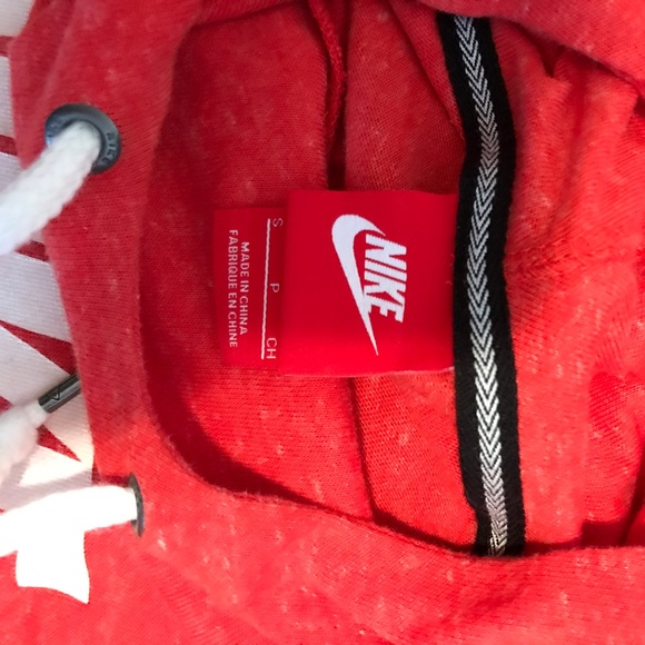 Women's Nike sweatshirt - Picture 2 of 3