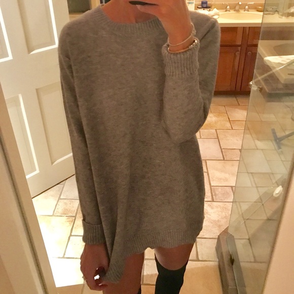 NWT grey oversized sweater - Picture 2 of 2