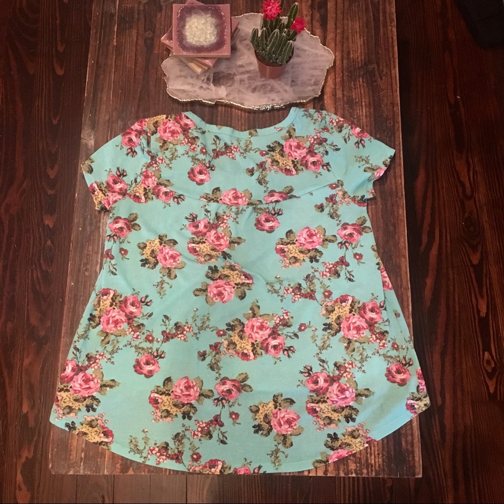 Floral Top - Picture 2 of 3
