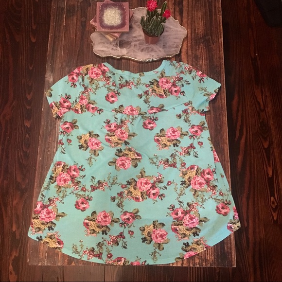 Floral Top - Picture 2 of 3