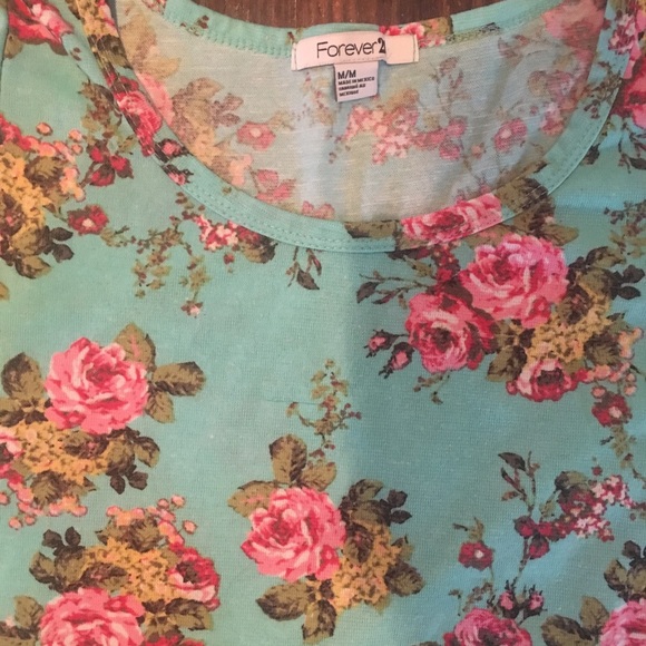 Floral Top - Picture 3 of 3