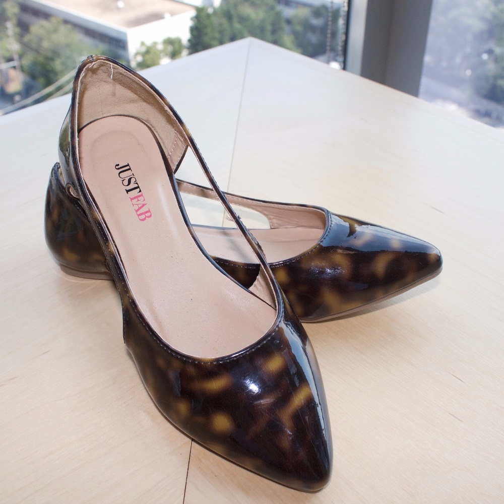 JustFab Side Cutout Flat-Tortoise-5.5