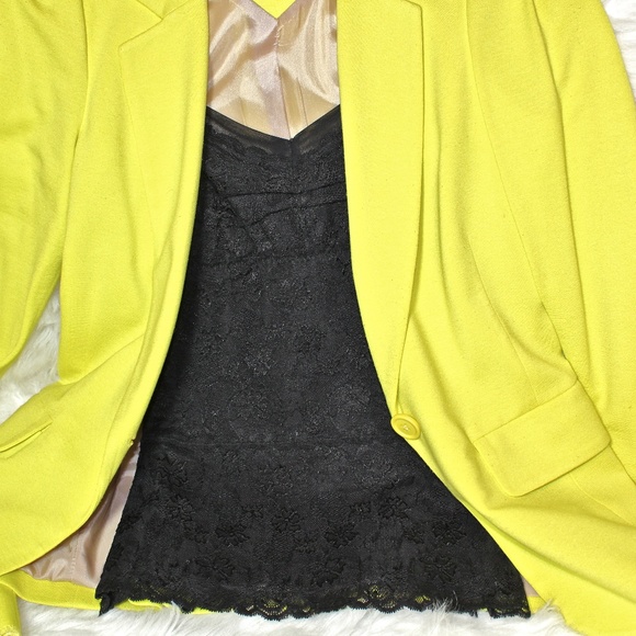 CLEARANCE🎈NWOT Lace Ruched Tummy Control Camisole - Picture 2 of 8