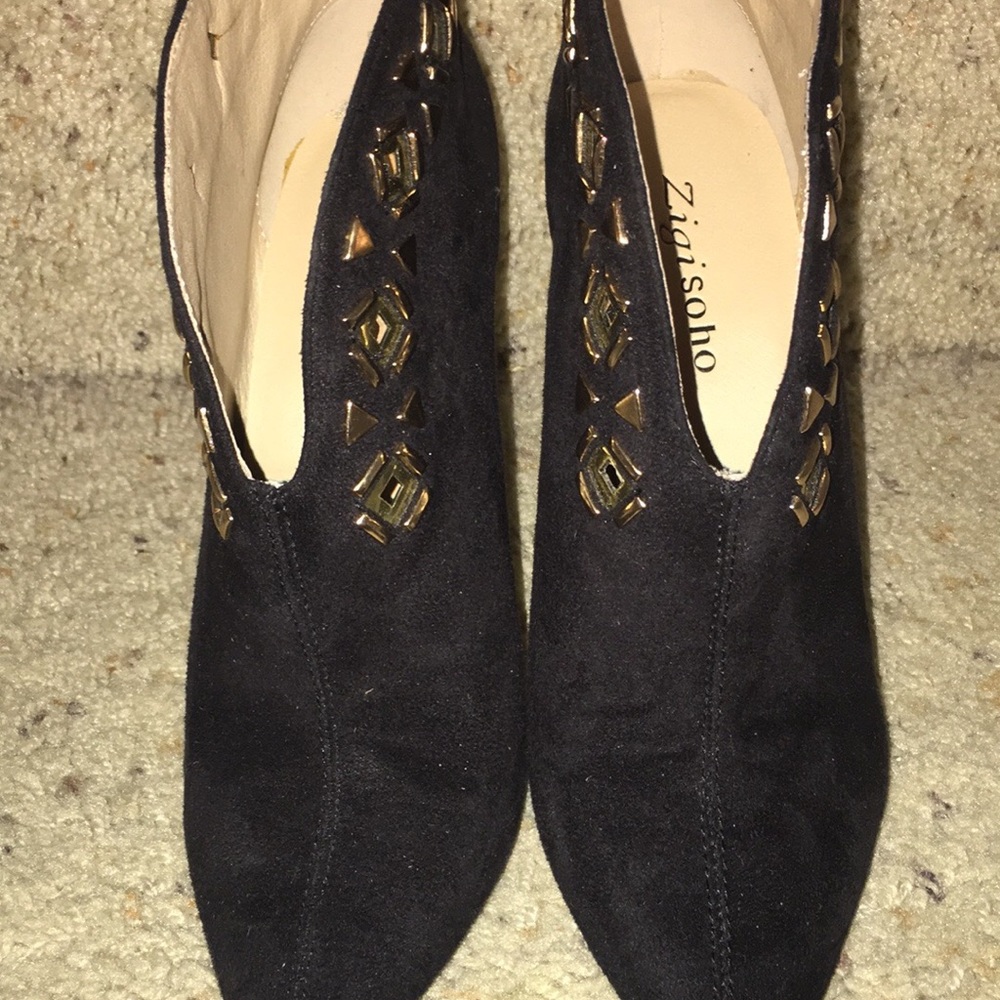 SOLD ⛔️ Black booties