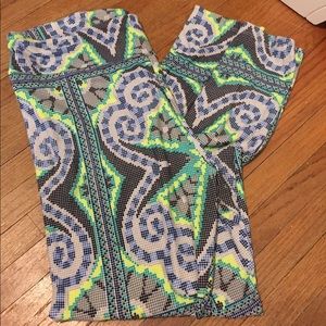 Never worn! Only tried on! TC lulu roe leggings