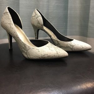 White snakes skin heels