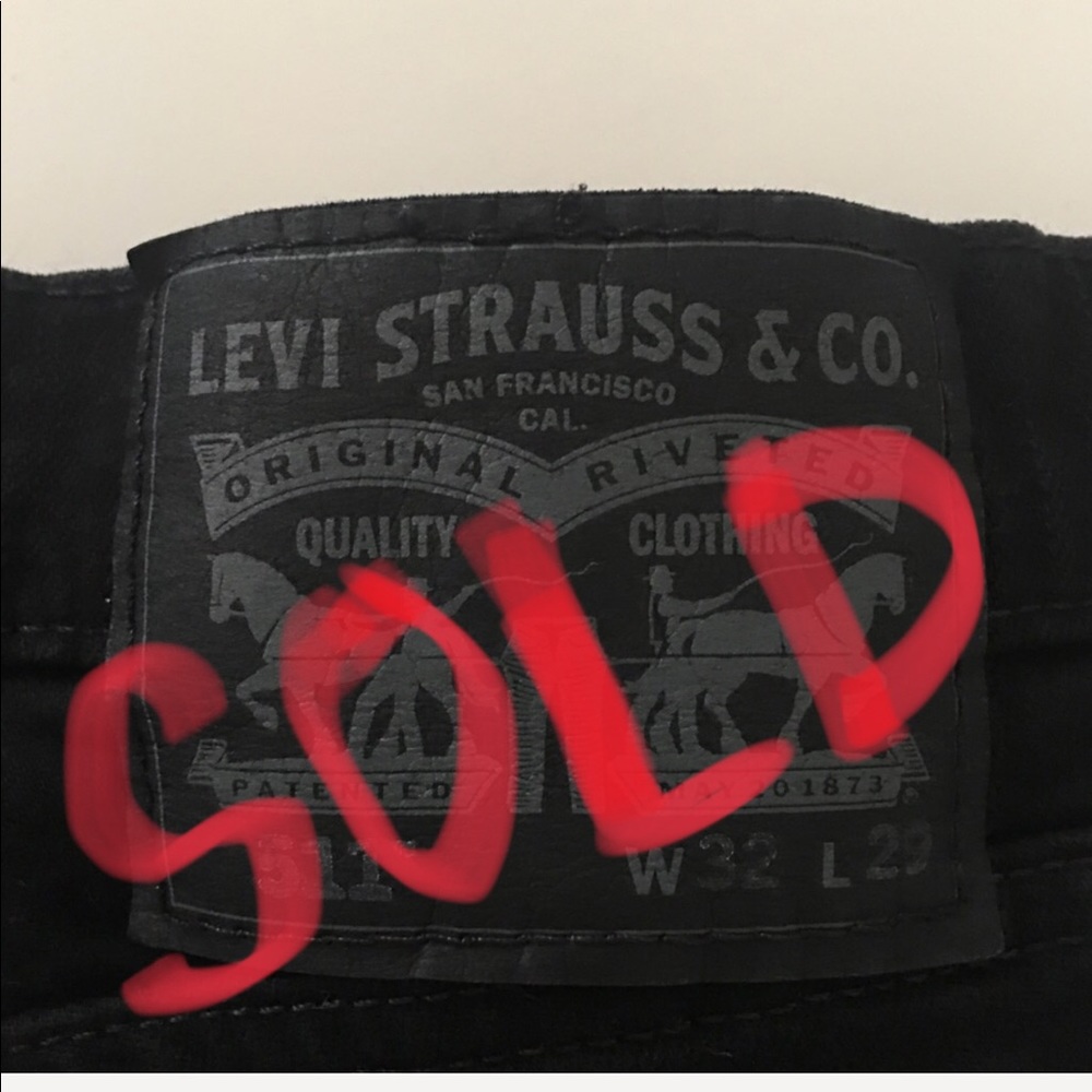 Levi 511 slim black jeans ✨(W32 L29)✨