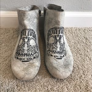 House of Harlow Mara skull bootie - new - $55