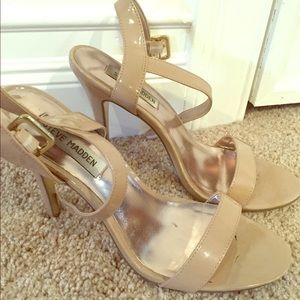 Steve Madden nude strapping sandals