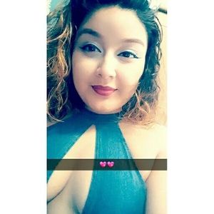 Meet your Posher, Dayana