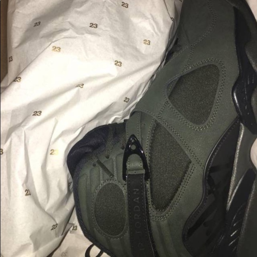 Jordan 8 take flight