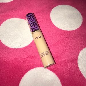 Tarte shaptape concealer !!