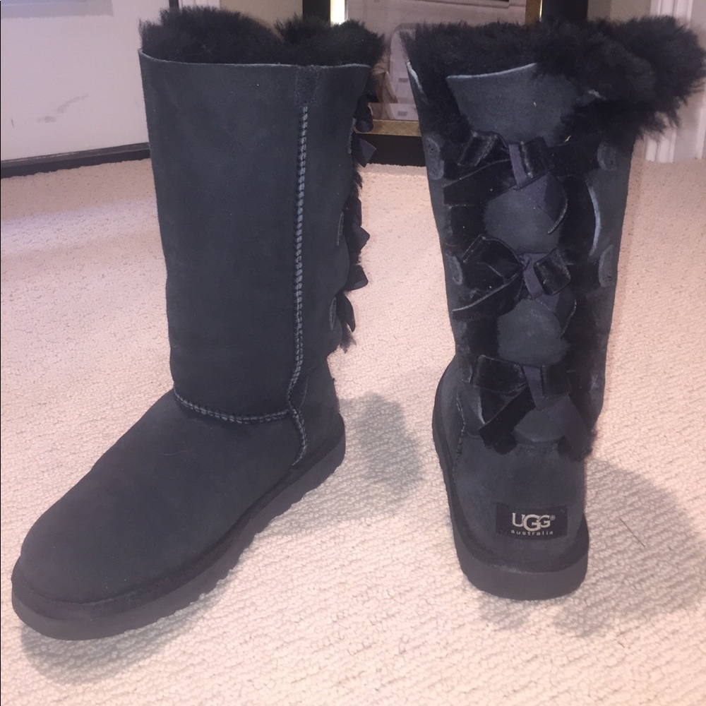 Bailey Bow Uggs- Black, tall