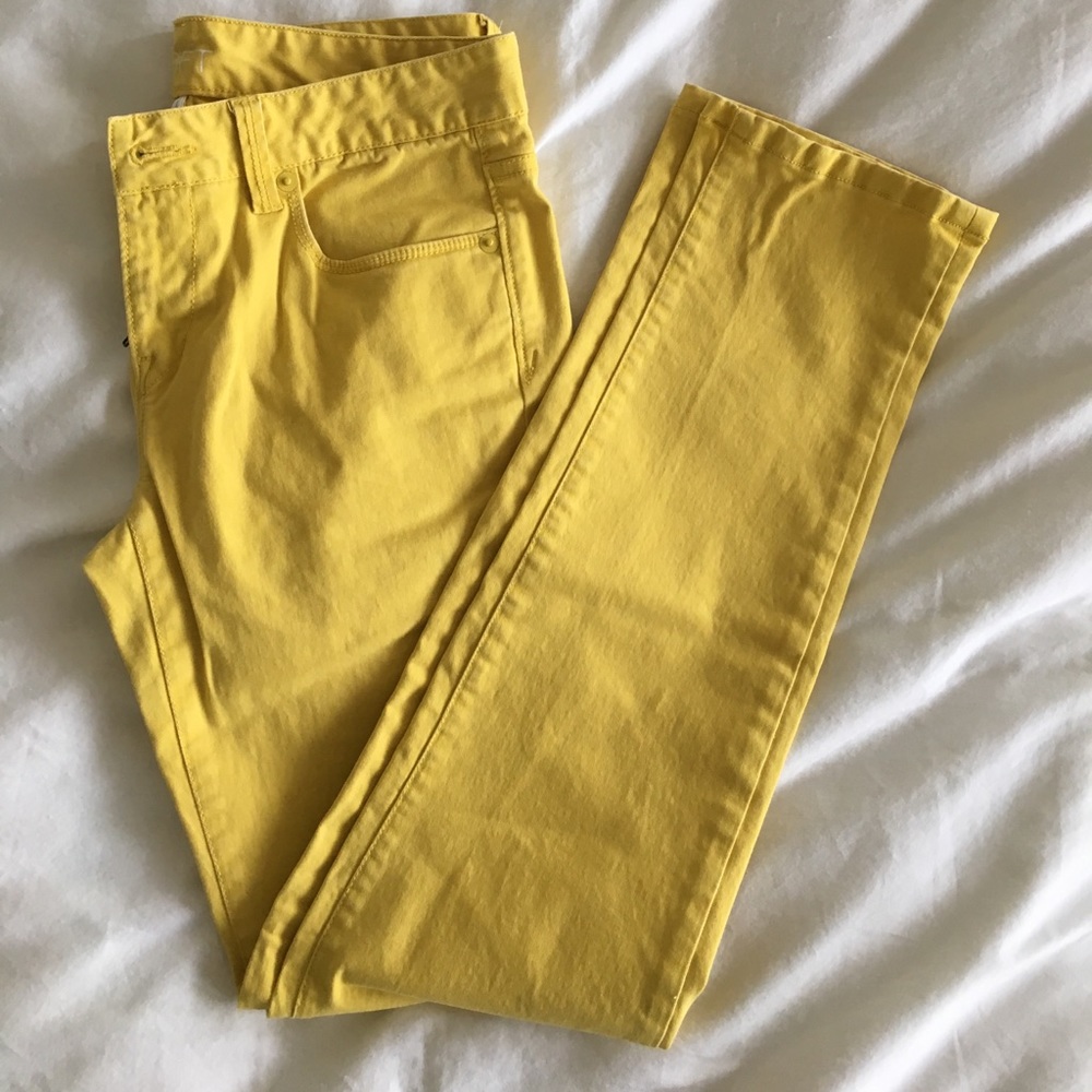 Women's yellow jeans