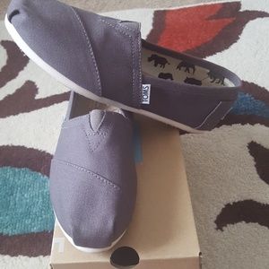 Toms
