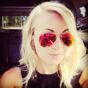 Meet your Posher, Chelsie