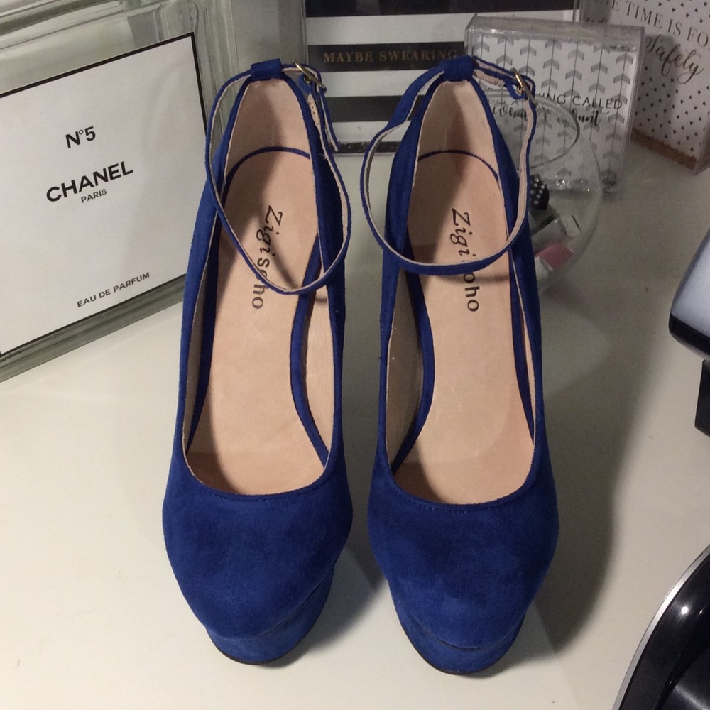 DONT STEP ON MY BLUE SUEDE SHOES 𗁬 come with box