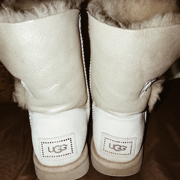 White glitter UGGs ✨ - Picture 2 of 3
