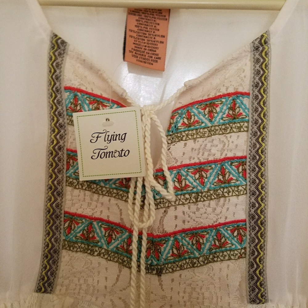 White lace dress - Picture 2 of 6