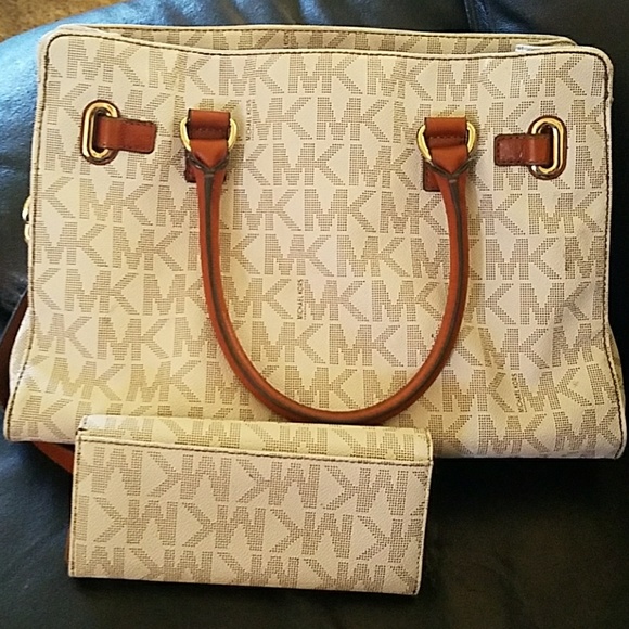 Tote and wallet or best offer - Picture 4 of 4