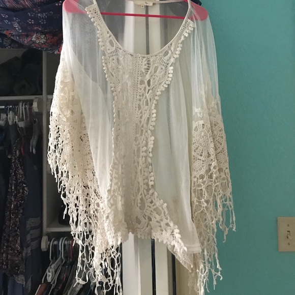 crotchet top with poncho sleeves - Picture 1 of 1