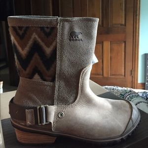 Sorel slimshortie boots