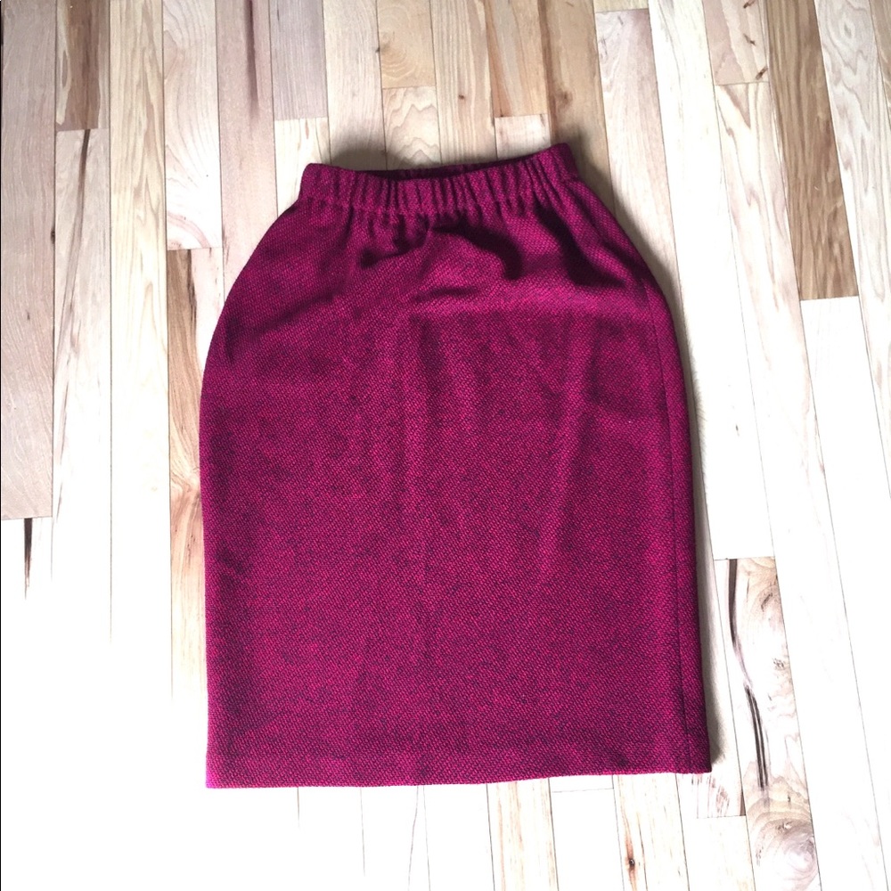St. John Collection midi skirt. Size 4.