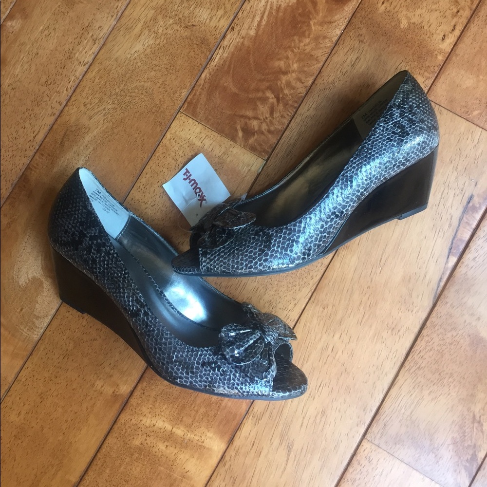 Anne Klein Open Toed Wedges