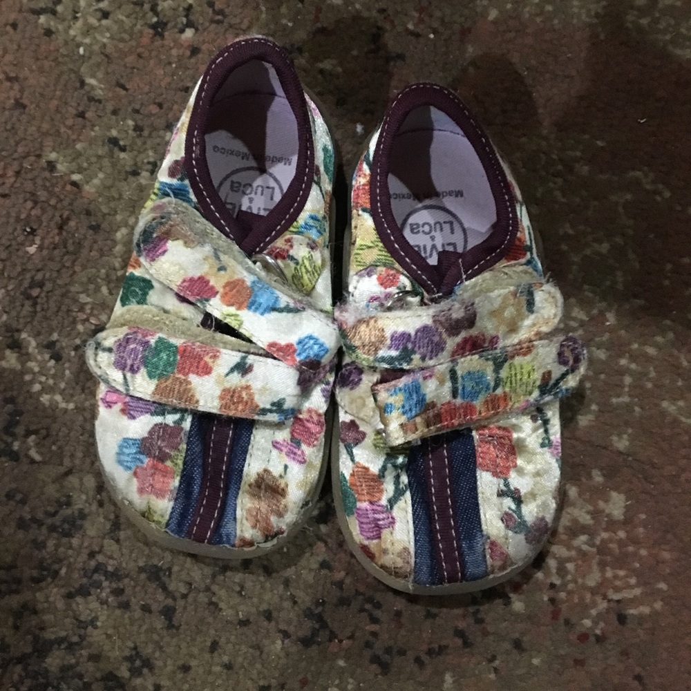 Toddler size 4 adorable Livie and Luca