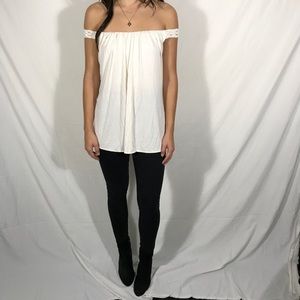 CUTE OFF THE SHOULDER TOP - NEW - DESIGNER