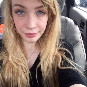 Meet your Posher, Kara