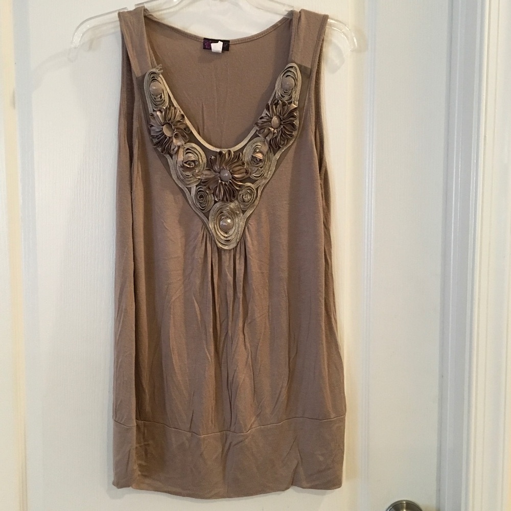 Sleeveless Shirt with Neck Embellishments