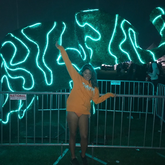 - Your friendly posher Ash - Picture 4 of 10