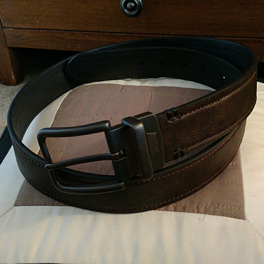 (NEVER USED!)Brand new Levi's belt (REVERSIBLE)