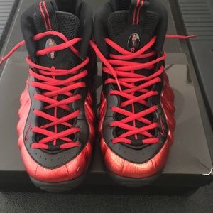 Nike Foamposites University red size 9