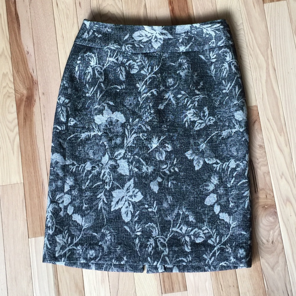 Ann Taylor skirt. Size 2.