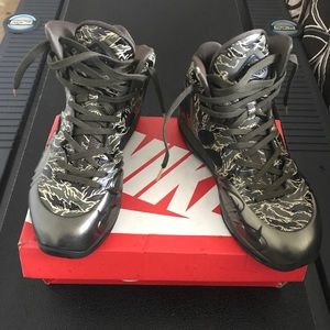 Nike Hyperposites size 9.5
