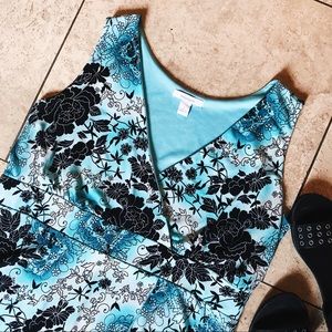 Dressbarn Floral Peplum V-Neck Top Size Large