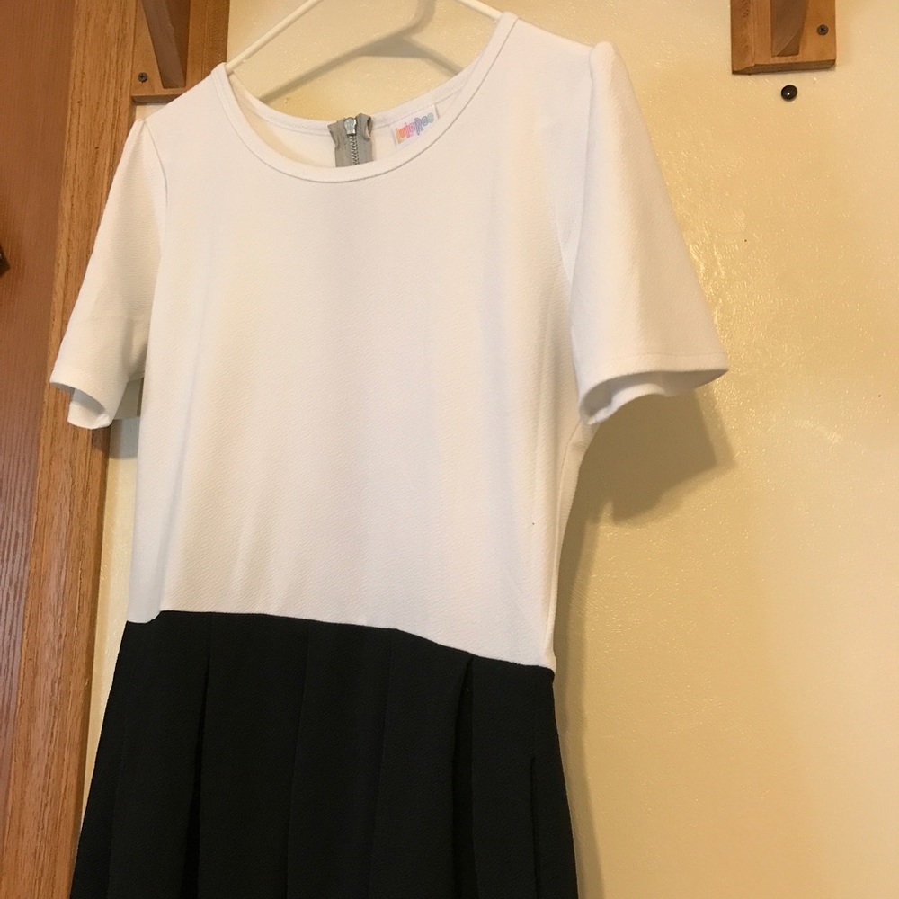 Lularoe Amelia
