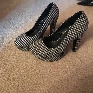 Houndstooth Pumps Houndstooth Pumps