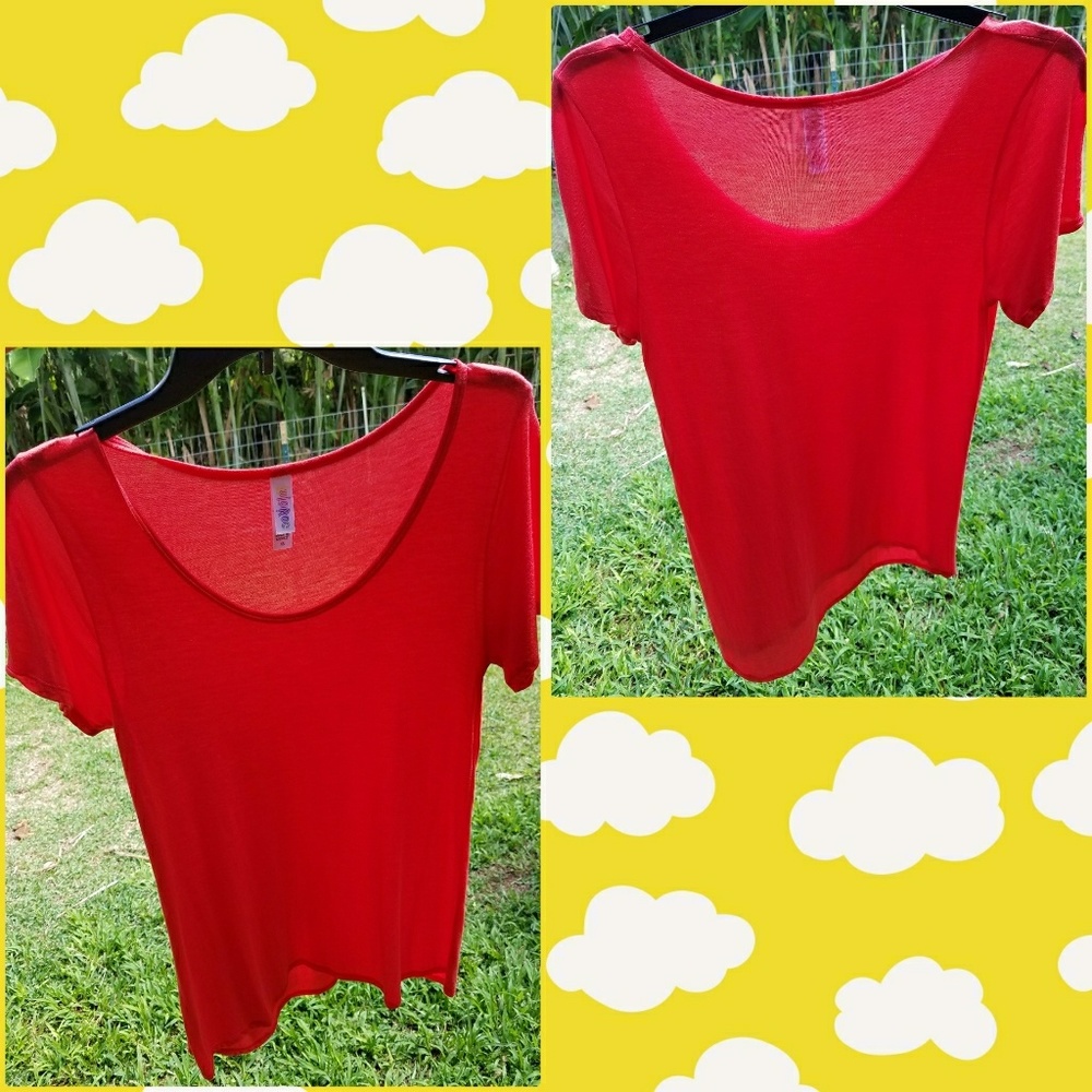 *SOLD* Gorgeous SOLID Red XS LuLaRoe Classic Tee