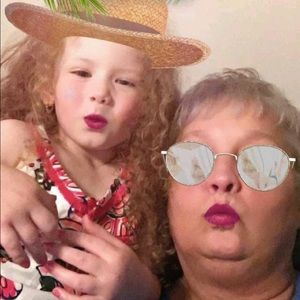 Meet your Posher, Debbie