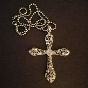 ❤Premier Designs Cross Pendant ❤