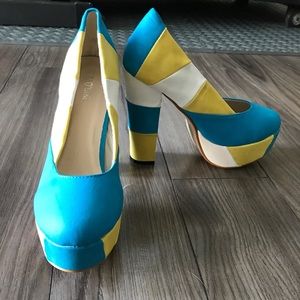 😳BOGO😳 Cute and colorful chunky heels!